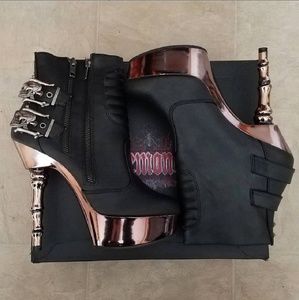 DEMONIA ANKLE BOOT.